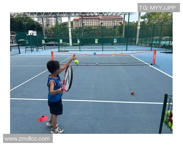 南京网球队耐力训练揭秘:提升竞技水平的关键因素与实践探索 南京网球队耐力训练揭秘:提升竞技水平的关键因素与实践探索