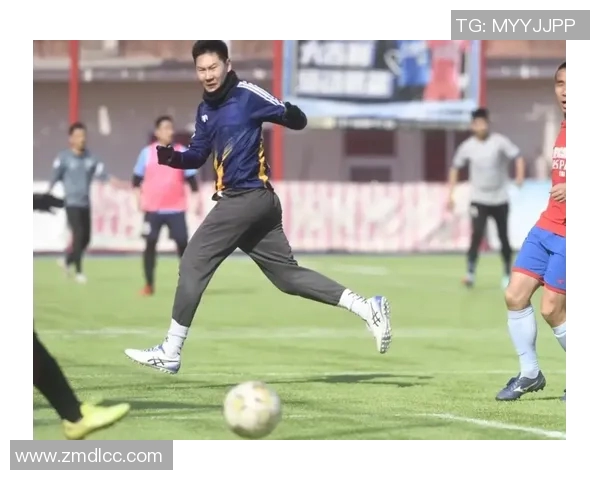 足球明星魅力无穷引发粉丝热爱与追随的心理探讨 足球明星魅力无穷引发粉丝热爱与追随的心理探讨